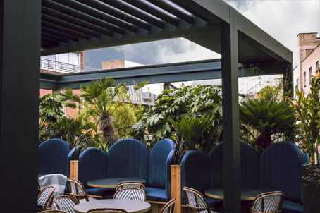 An outdoor dining area