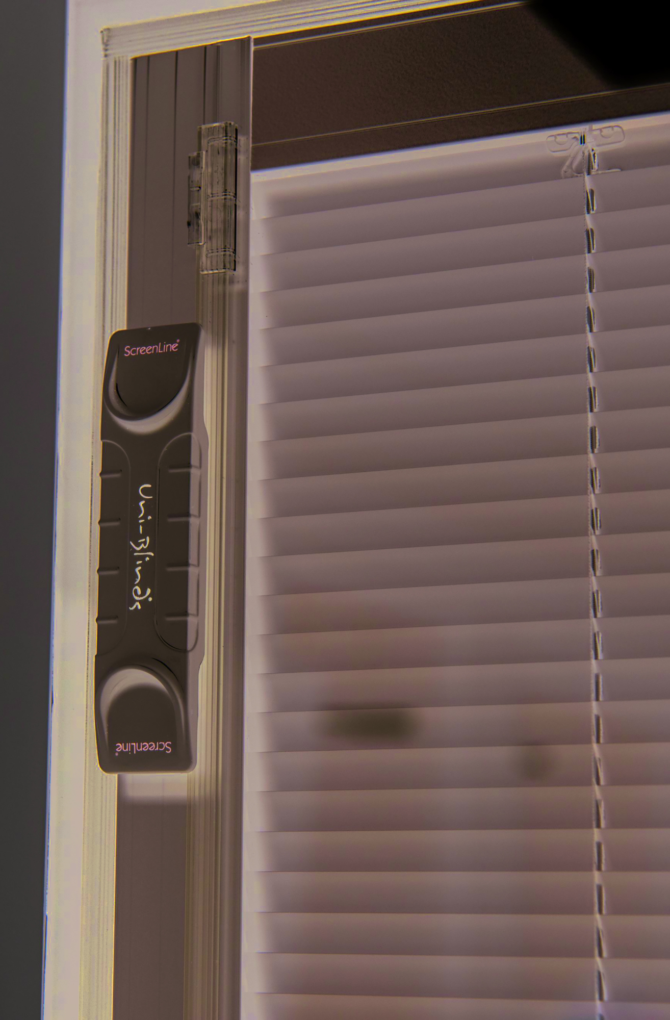 Integral blind colour trends